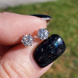 NIB GORGEOUS 1ct Certified Moissanite Diamond Solitaire Earrings